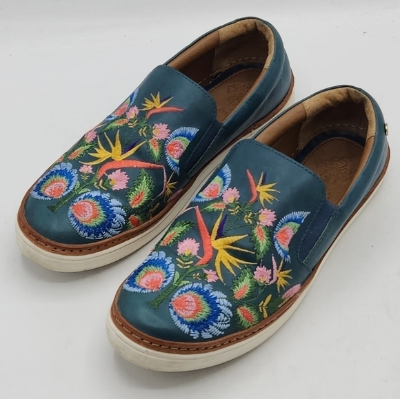 VÉLEZ Artisan Floral Embroidered Leather Sneakers Size 36 - Picture 2 of 16
